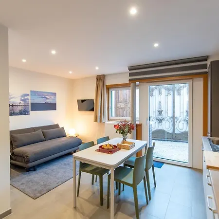 Le Rouge, Centre Ville, Quartier Historique *