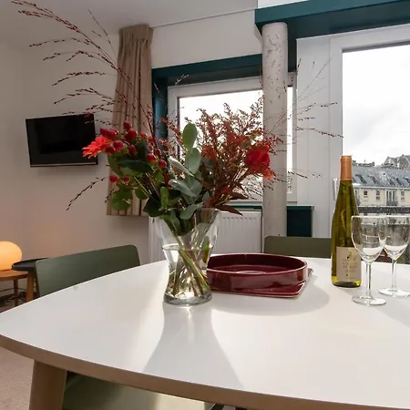 Le Rouge, Centre Ville, Quartier Historique Apartment