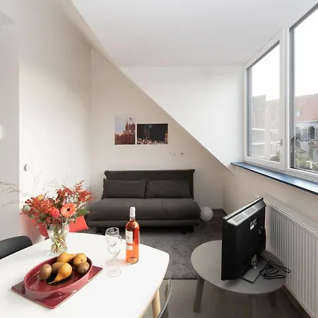 Le Rouge, Centre Ville, Quartier Historique Apartment *